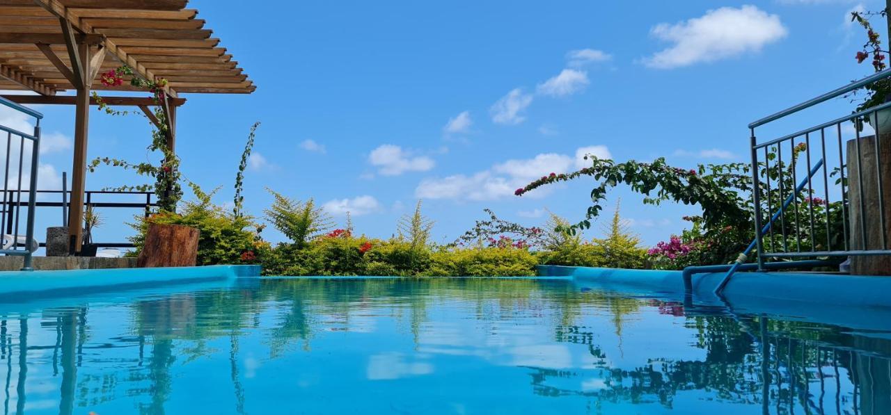 Paradise Rodrigues Inn *